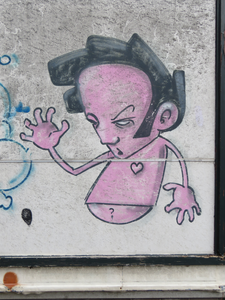 829749 Afbeelding van graffiti met WTIP, op de zijgevel van het buurthuis De Boeg (Tjalkstraat 20) te Utrecht.